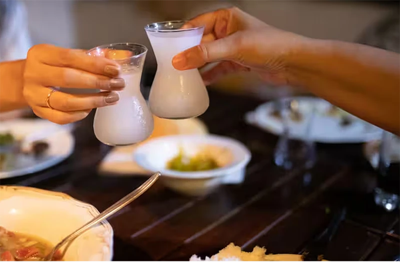 Meze & Rakı at a Harbour-Side Meyhane